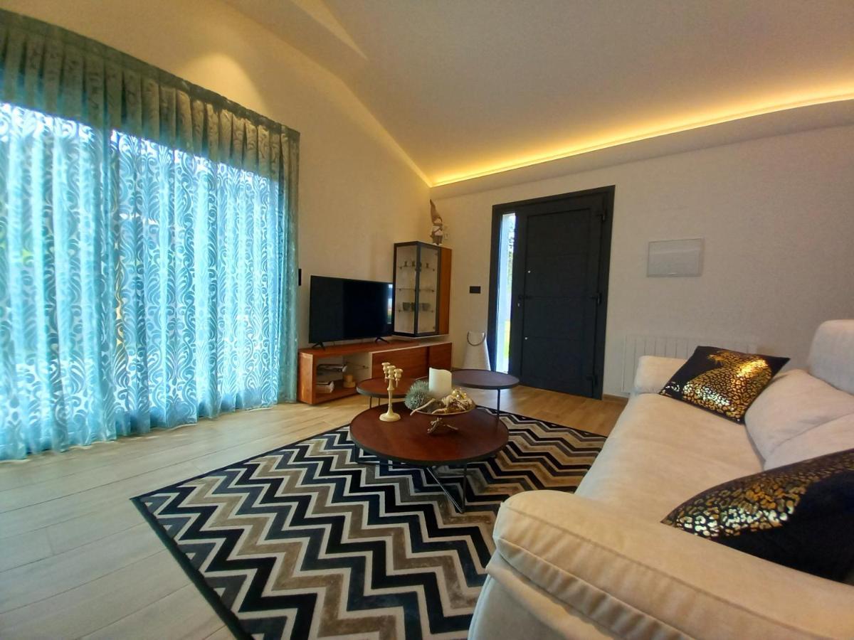 Puerto Franco Apartment Jove Exterior photo